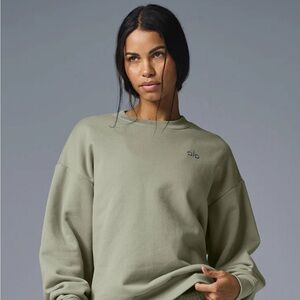 ISO Accolade Crewneck Pullover
